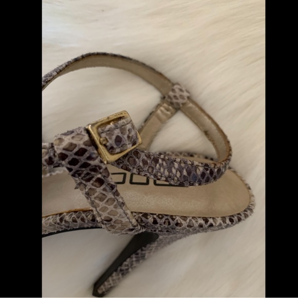 MODA Snake Skin Print Strappy Around Ankle Stiletto High Heels NWOT Size 6.5 - Picture 5 of 10